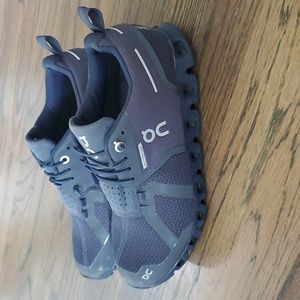 On Cloud 5 Running Women’s Shoes Size 6.5 Waterproof Athletic Sneakers